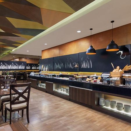Hotel Santika Bsd City-Serpong Kültér fotó