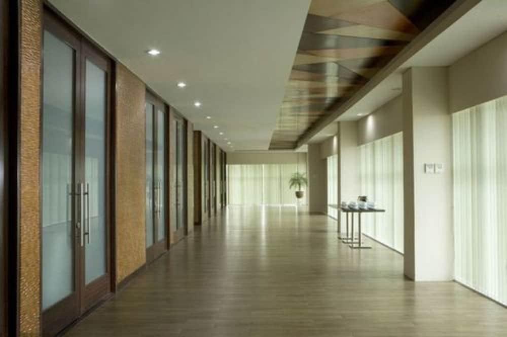 Hotel Santika Bsd City-Serpong Kültér fotó