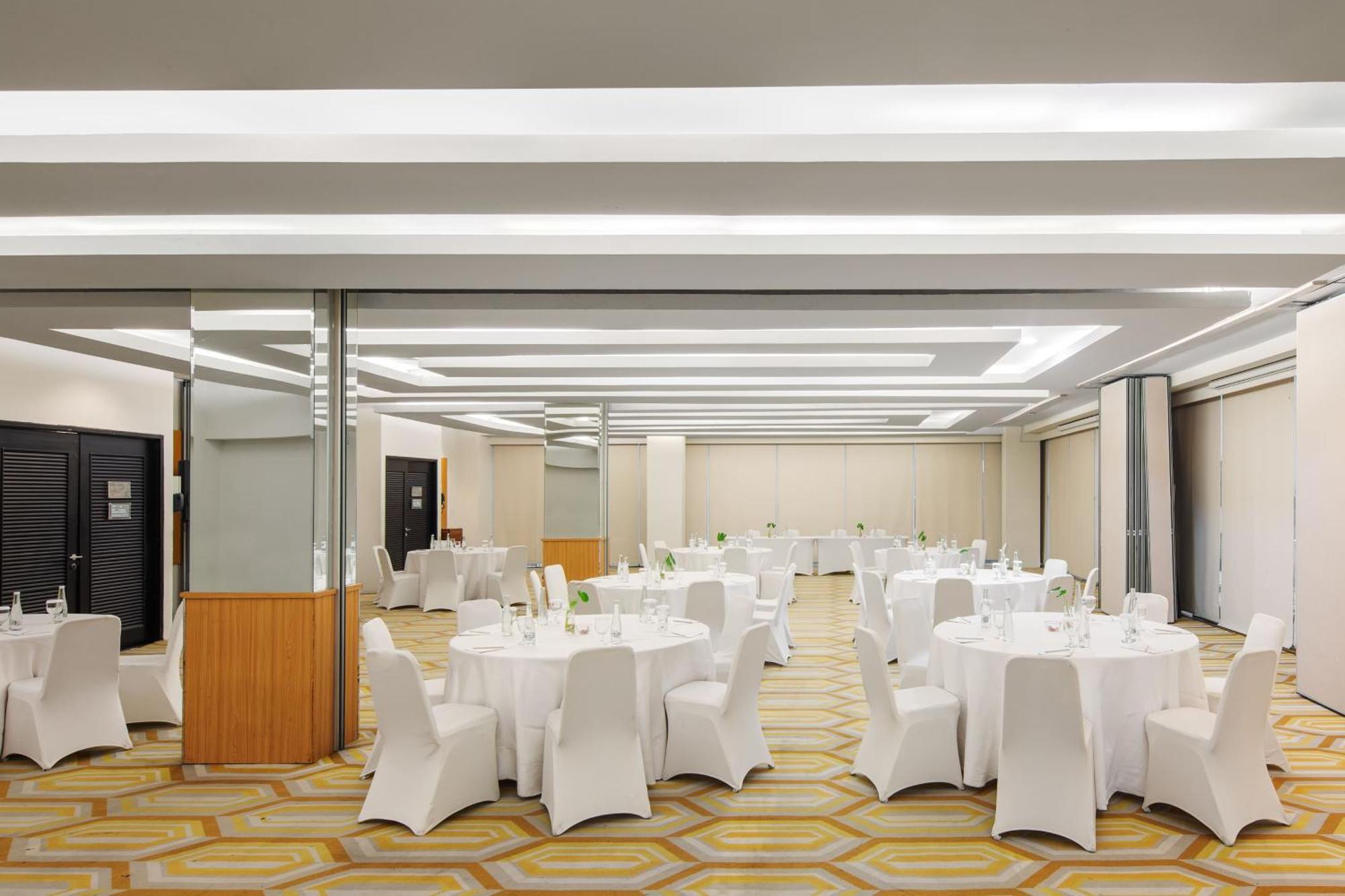 Hotel Santika Bsd City-Serpong Kültér fotó