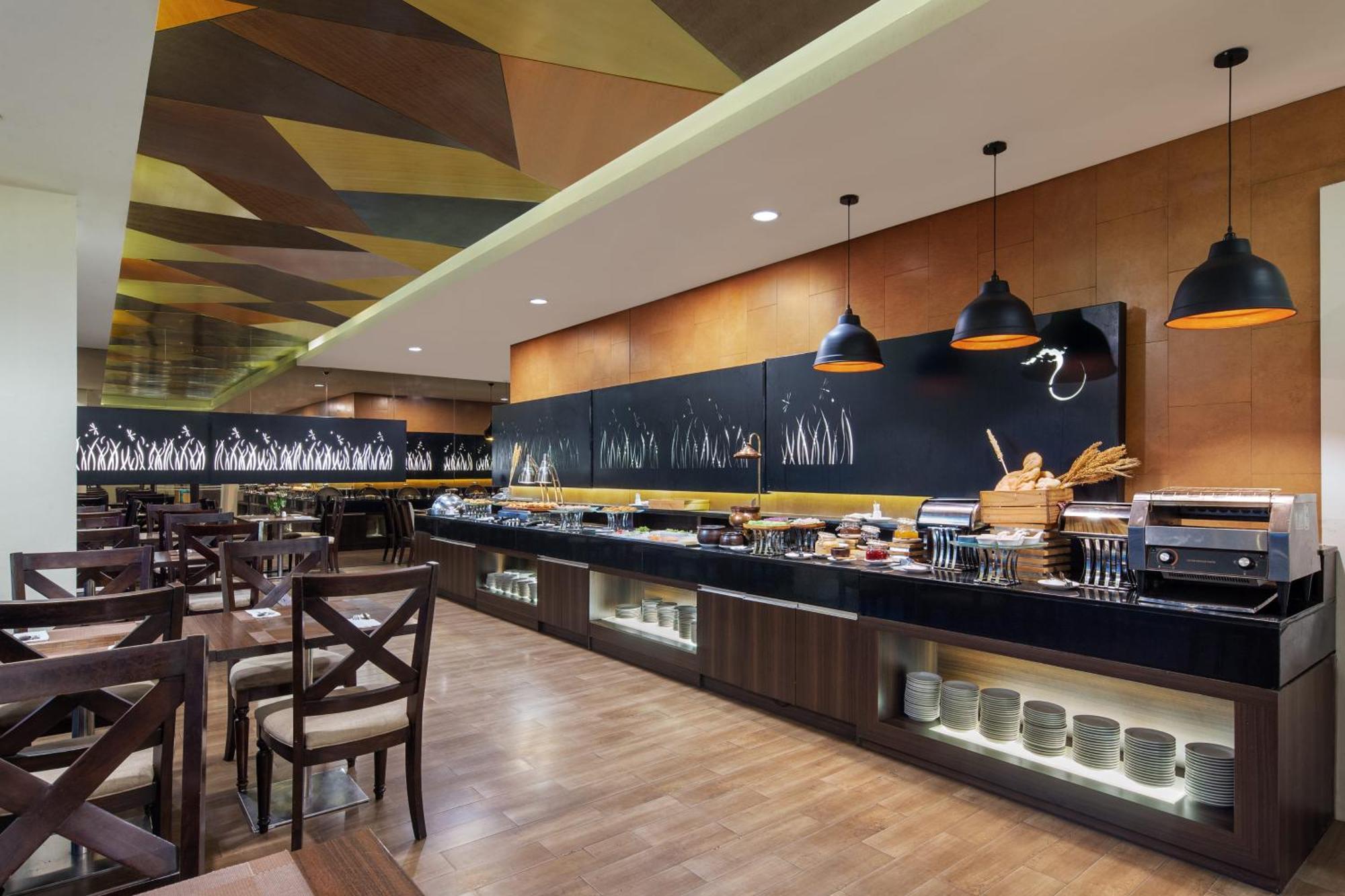Hotel Santika Bsd City-Serpong Kültér fotó