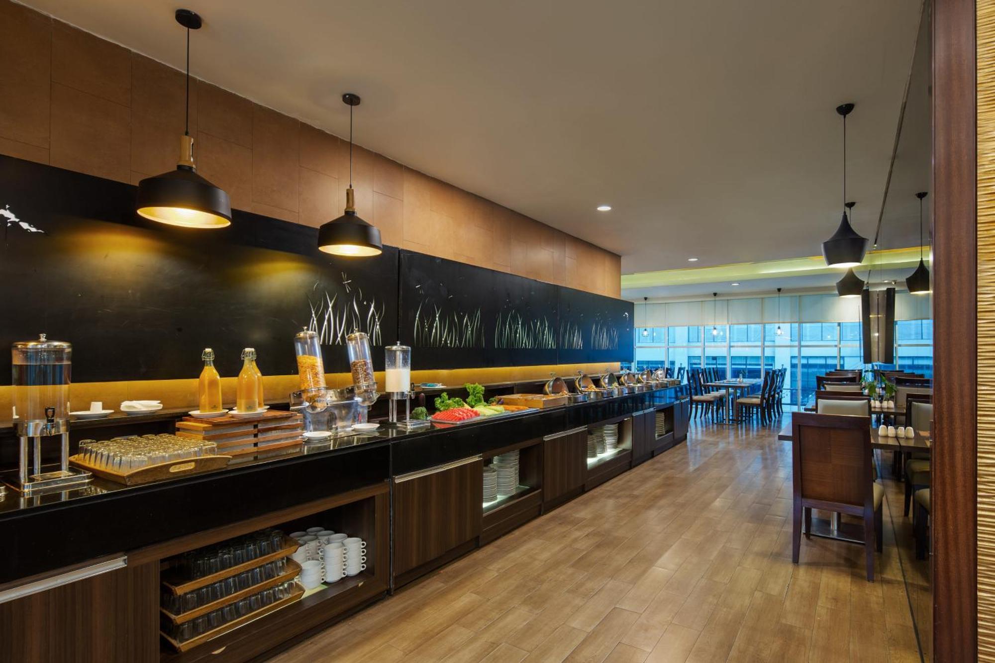Hotel Santika Bsd City-Serpong Kültér fotó